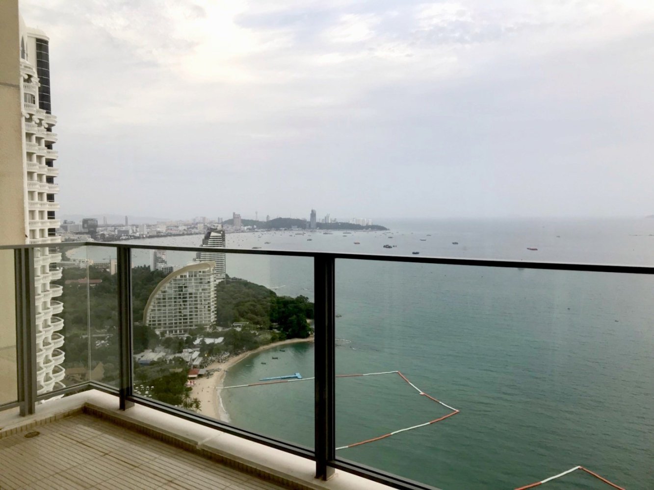3 chambres condominium à louer à Pattaya, Chonburi, Eastern Thailand, Thailand № 58753