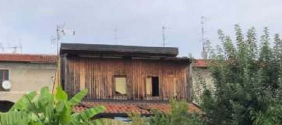 3 rooms Apartment in Fino Mornasco, Italy No. 8385 3