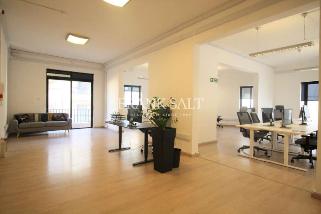 Офис 400м² в Слима, Мальта № 4021
