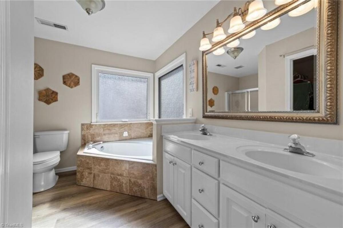 3 bedrooms House in Greensboro, USA No. 378503