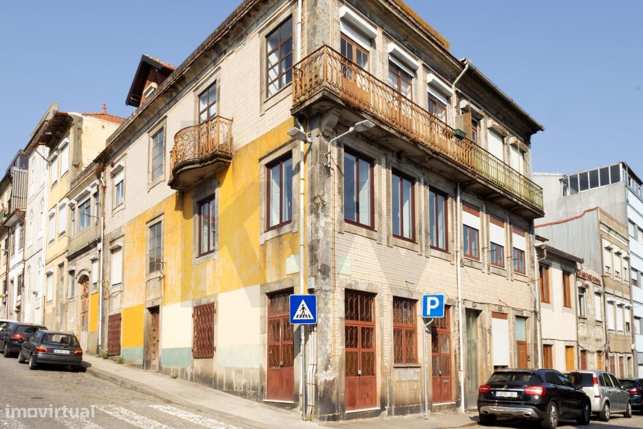 9 bedrooms Building in Porto, Portugal No. 289360