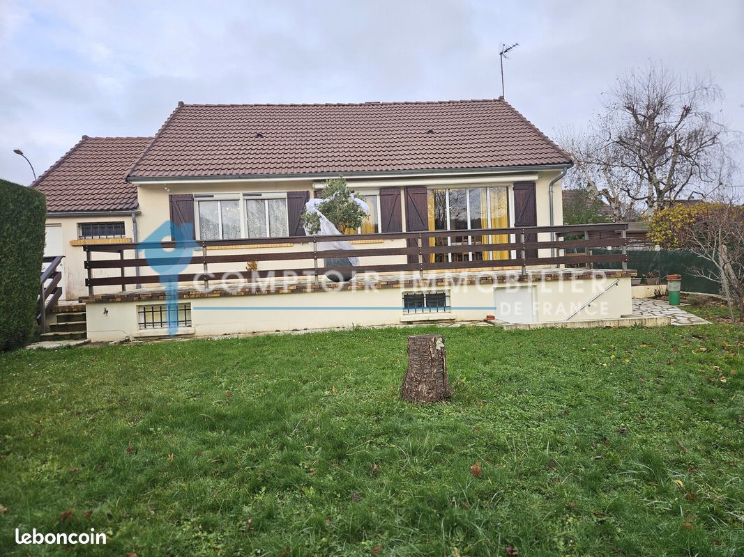 3 bedrooms House in Etrechy, France No. 166436