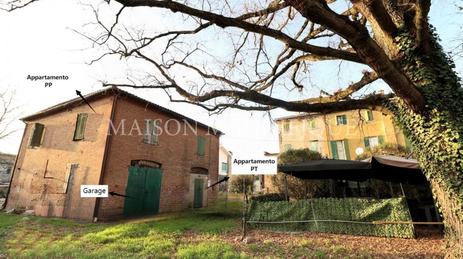 4 rooms House in Argenta, Italy No. 103855