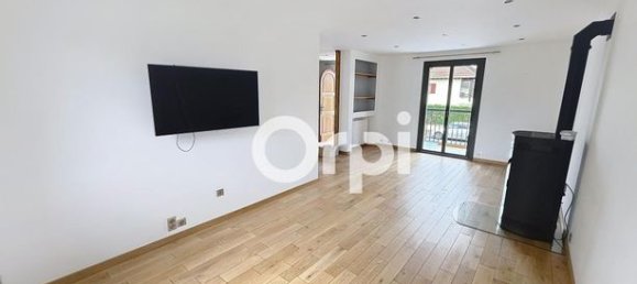 3 bedrooms House in Brive-la-Gaillarde, France No. 304629 4