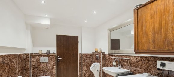 12-salle Bâtiment à Remscheid, Germany No. 8090 17