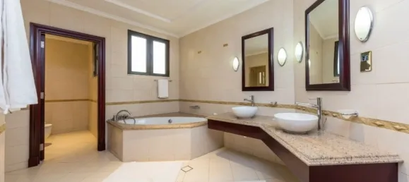 Villa de 4 dormitorios en Palm Jumeirah, UAE No. 108436 6