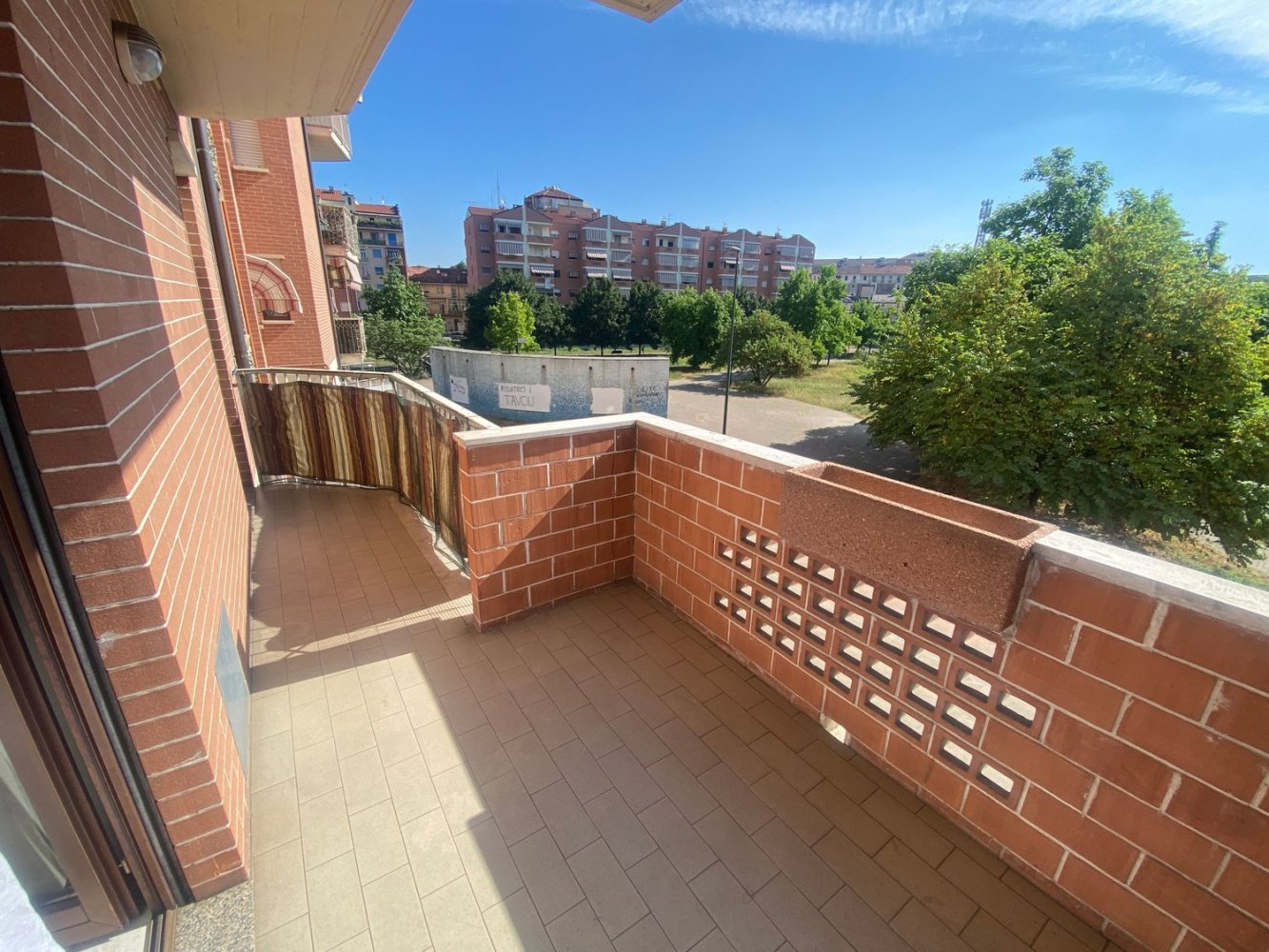 4 bedrooms Apartment in Turin, Italy No. 371255