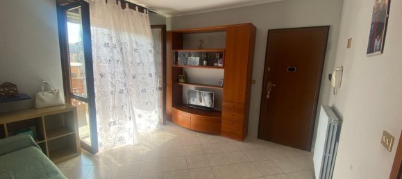 4 bedrooms Apartment in Turin, Italy No. 371255 3