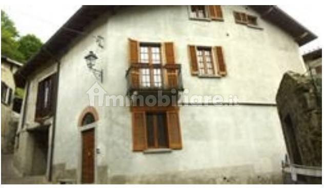 2 bedrooms House in Lasnigo, Italy No. 294979