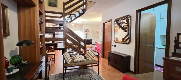 5 bedrooms Apartment in Modena, Italy No. 312536 12