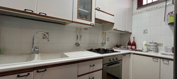 5 bedrooms Apartment in Modena, Italy No. 312536 3