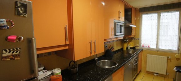 2 Schlafzimmer Doppelhaus in Oviedo, Spain, Nr. 68757 2