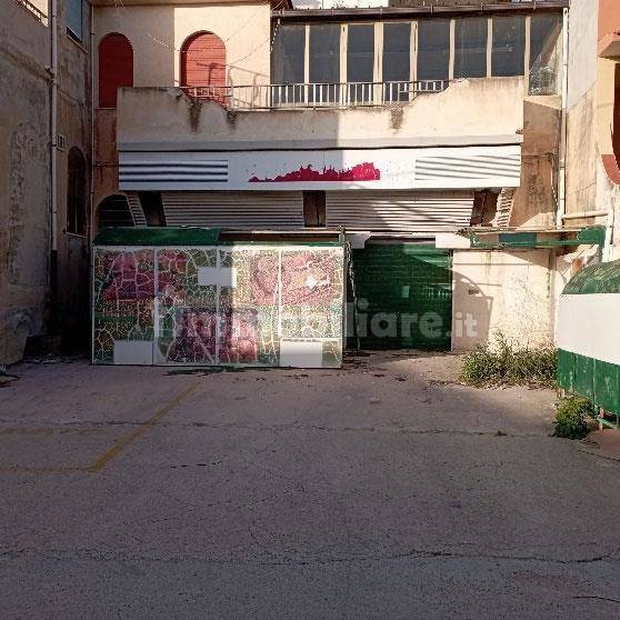 Propiedad comercial de 1 habitación en Scicli, Italy No. 353407