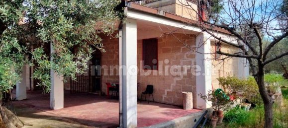 3 Schlafzimmer Villa in Lizzano, Italy, Nr. 85870 9