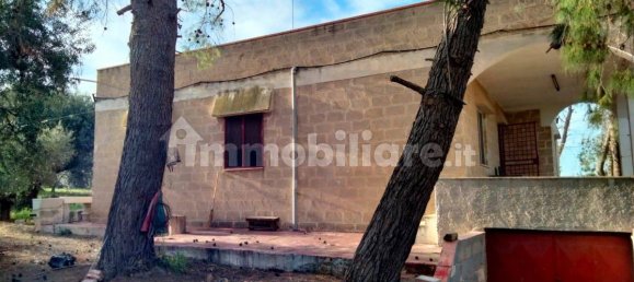 3 Schlafzimmer Villa in Lizzano, Italy, Nr. 85870 8