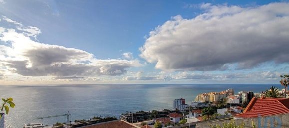 3 bedrooms House in Funchal, Portugal No. 17048 9