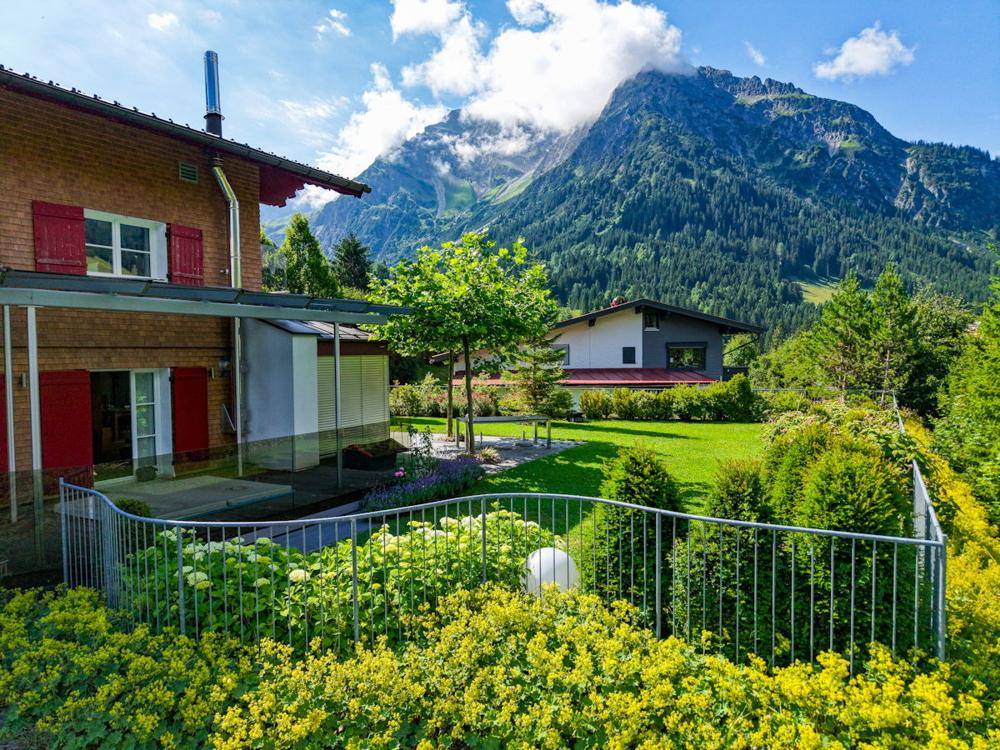 4 bedrooms House in Mittelberg, Austria No. 208689