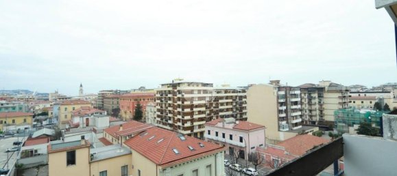 Apartamento de 3 dormitorios en Pescara, Italy No. 208524 17