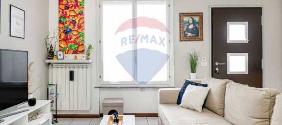 2 Schlafzimmer Wohnung in Cardano al Campo, Italy, Nr. 308682 6