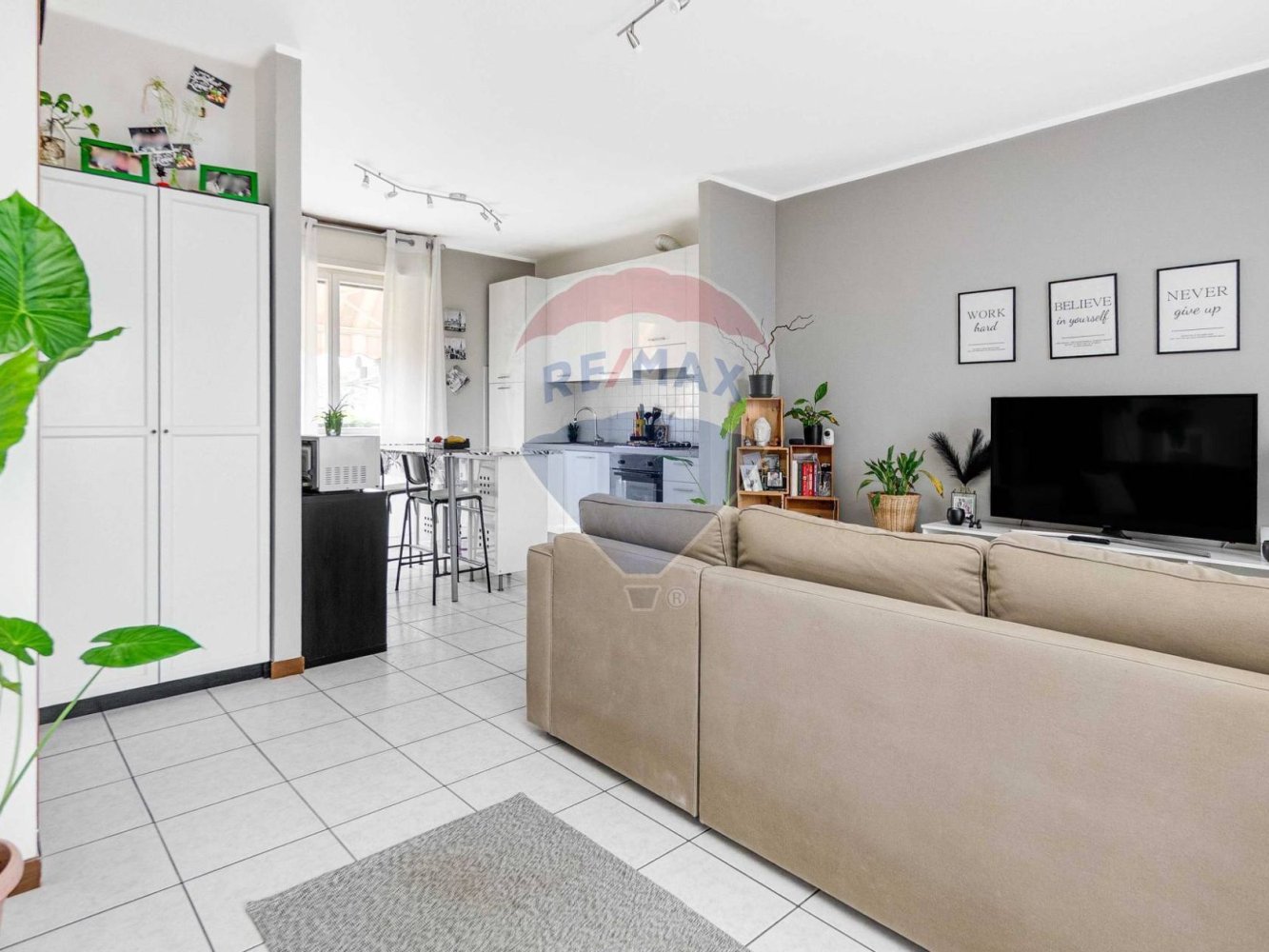 2 Schlafzimmer Wohnung in Cardano al Campo, Italy, Nr. 308682