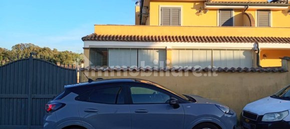 3 bedrooms Villa in Pomezia, Italy No. 379930 2