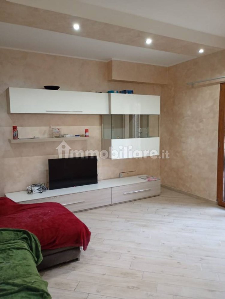 3 bedrooms Villa in Pomezia, Italy No. 379930
