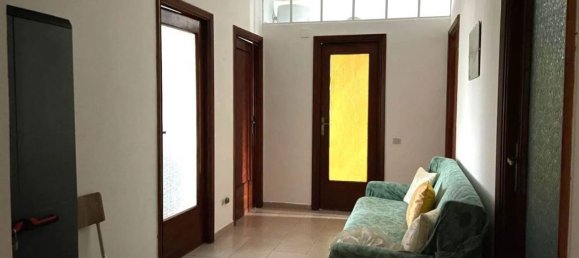 6 bedrooms Apartment in Borgia, Italy No. 211202 2