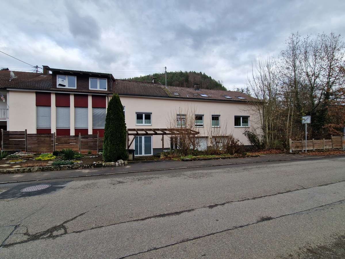 4 غرف نوم بناية في Zollernalbkreis, Germany رقم 76315