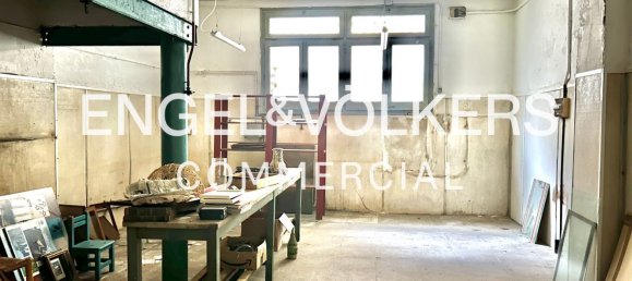 155m² Commercial property in Ciutat Vella, Spain No. 146025 2