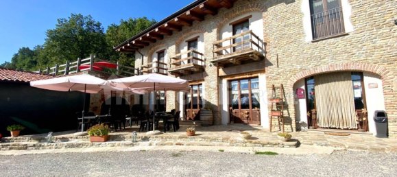 6 bedrooms House in Somano, Italy No. 108872 2