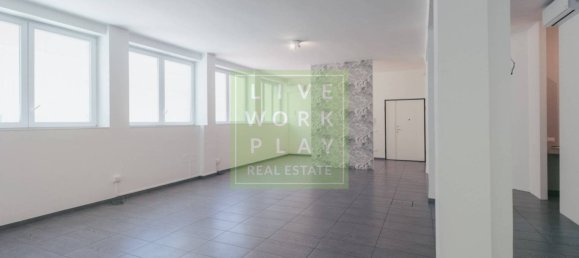 2 bedrooms Apartment in Milan, Italy No. 377186 32