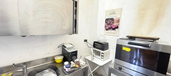 Propiedad comercial de 2 habitaciónes en Noicattaro, Italy No. 21961 8