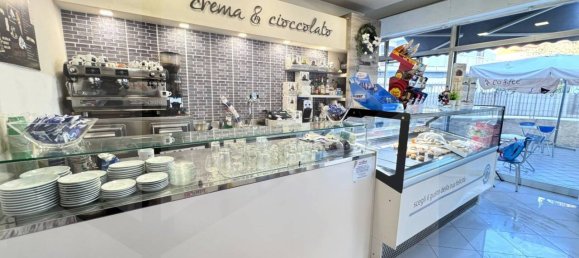 Propiedad comercial de 2 habitaciónes en Noicattaro, Italy No. 21961 12