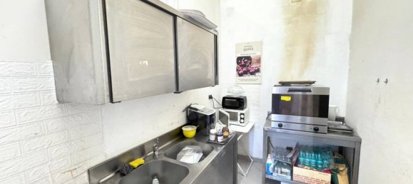 Propiedad comercial de 2 habitaciónes en Noicattaro, Italy No. 21961 16