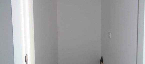 80m² Commercial property in Vila do Conde, Portugal No. 82772 11