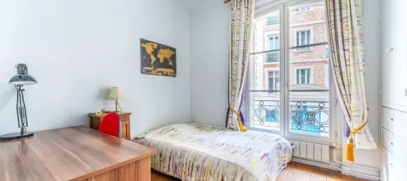 3 bedrooms Apartment in Paris, France No. 171957 8