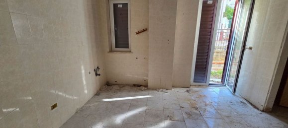 Дуплекс с 6 комнатами в Тортора, Италия № 281624 6