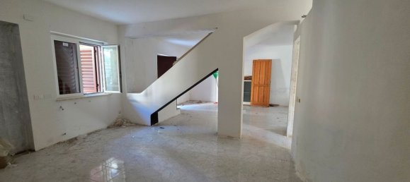 Дуплекс с 6 комнатами в Тортора, Италия № 281624 9