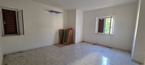 Дуплекс с 6 комнатами в Тортора, Италия № 281624 14