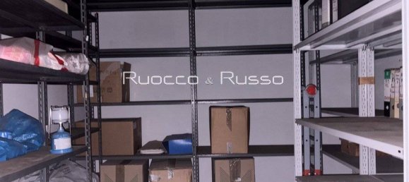 13m² Warehouse in Genoa, Italy No. 329908 5