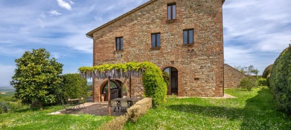4 bedrooms Villa in Città della Pieve, Italy No. 52745 3