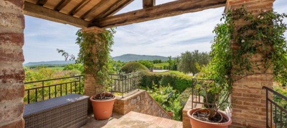 4 bedrooms Villa in Città della Pieve, Italy No. 52745 4