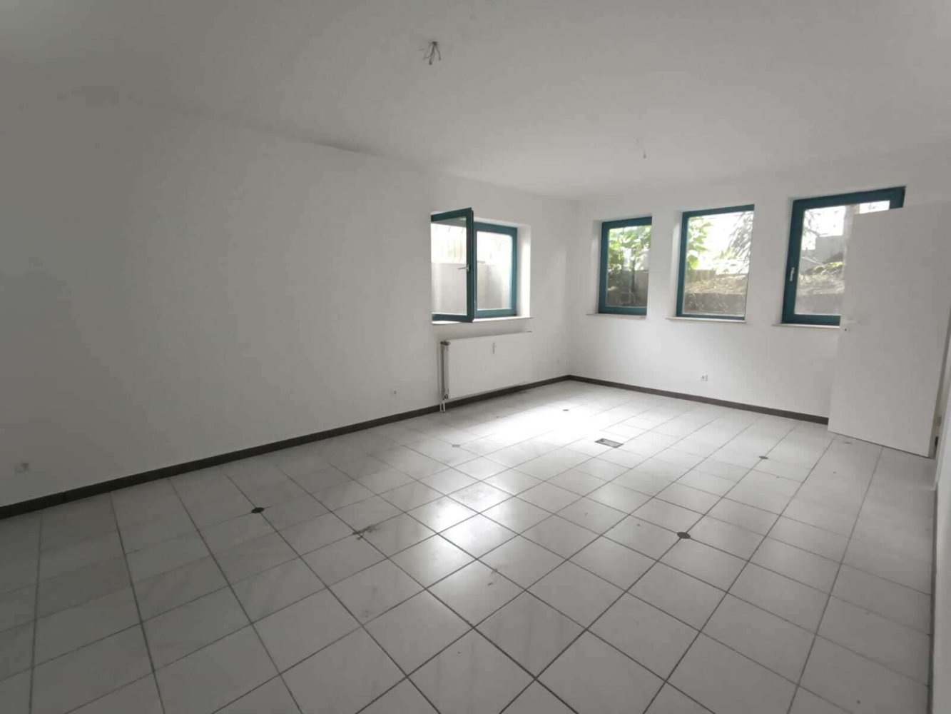 279m² Building in Alzey-Worms, Germany No. 224526