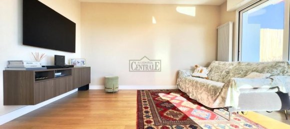 3-salle Penthouse à Sanremo, Italy No. 232786 4