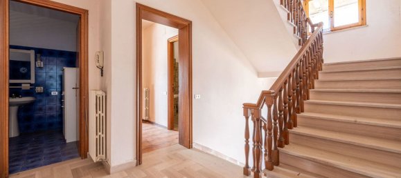 Дом с 9 комнатами в Перуджа, Италия № 50323 23