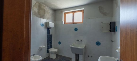 Дом с 9 комнатами в Перуджа, Италия № 50323 14