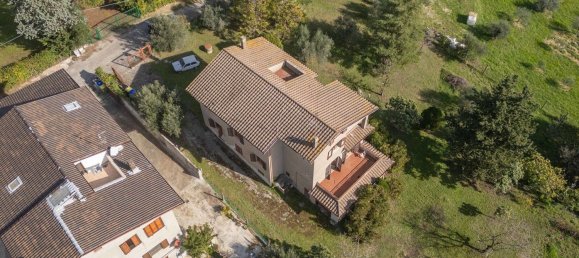 Дом с 9 комнатами в Перуджа, Италия № 50323 39