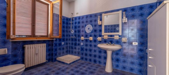 Дом с 9 комнатами в Перуджа, Италия № 50323 24