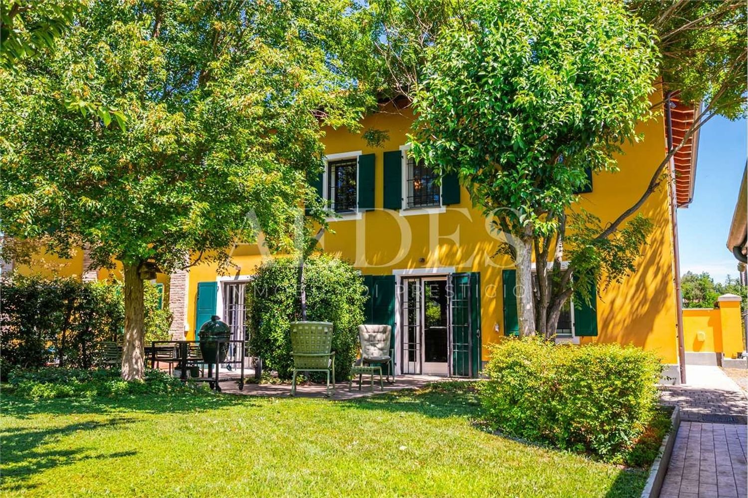 12 rooms Villa in Modena, Italy No. 268750