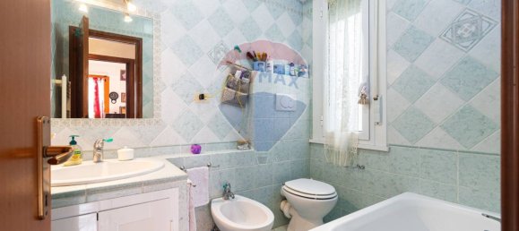 3 rooms Apartment in Rome, Italy No. 55702 10